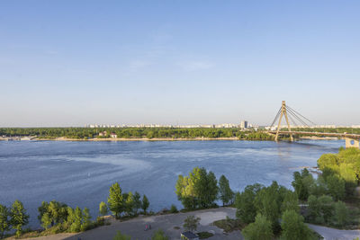 Summer view of the dnieper river in kiev and the moscow bridge. ukraine