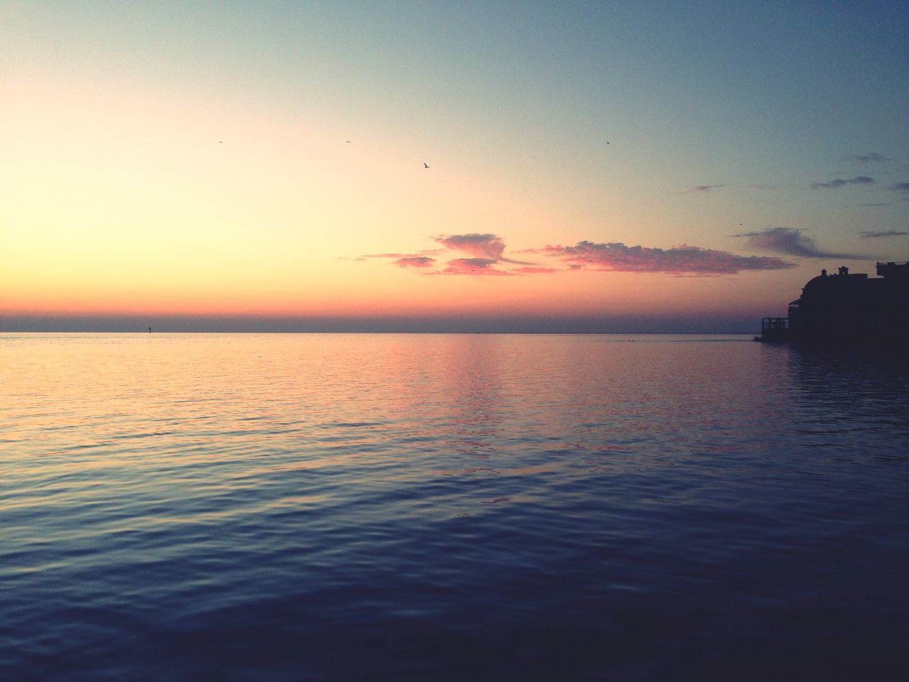 sunset, water, sea, horizon over water, scenics, tranquil scene, tranquility, beauty in nature, sky, waterfront, idyllic, nature, reflection, orange color, sun, rippled, seascape, silhouette, outdoors, copy space