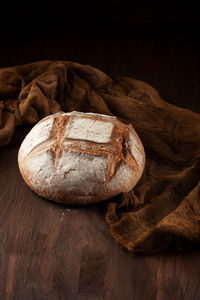 Close-up of bread on cutting board