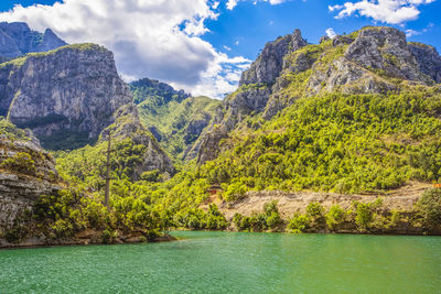 Bosnia and herzegovina beautiful lake and mountain in park