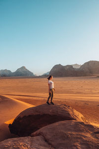 Lost in the desert / wadi rum jordan