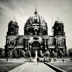 Tourists in front of cathedral