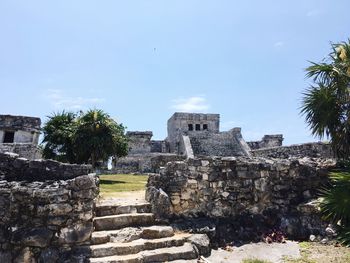 Ruins of old ruin building