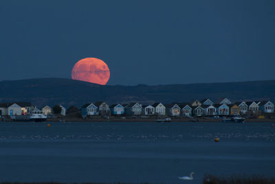 Full moon rise 