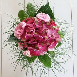 Close-up of pink rose bouquet