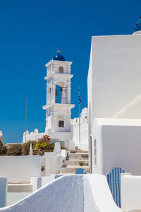 Typical alleys of the beautiful cities of santorini island