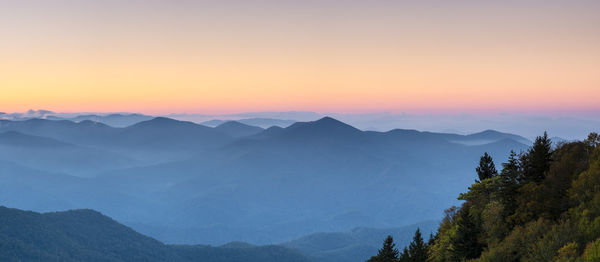 Blue ridge mountains from waterrock knob at dawn, blue ridge parkway, north carolina, united states