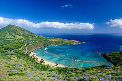 Panorama view of world famous snorkeling spot at hanauma on the island of oahu in hawaii