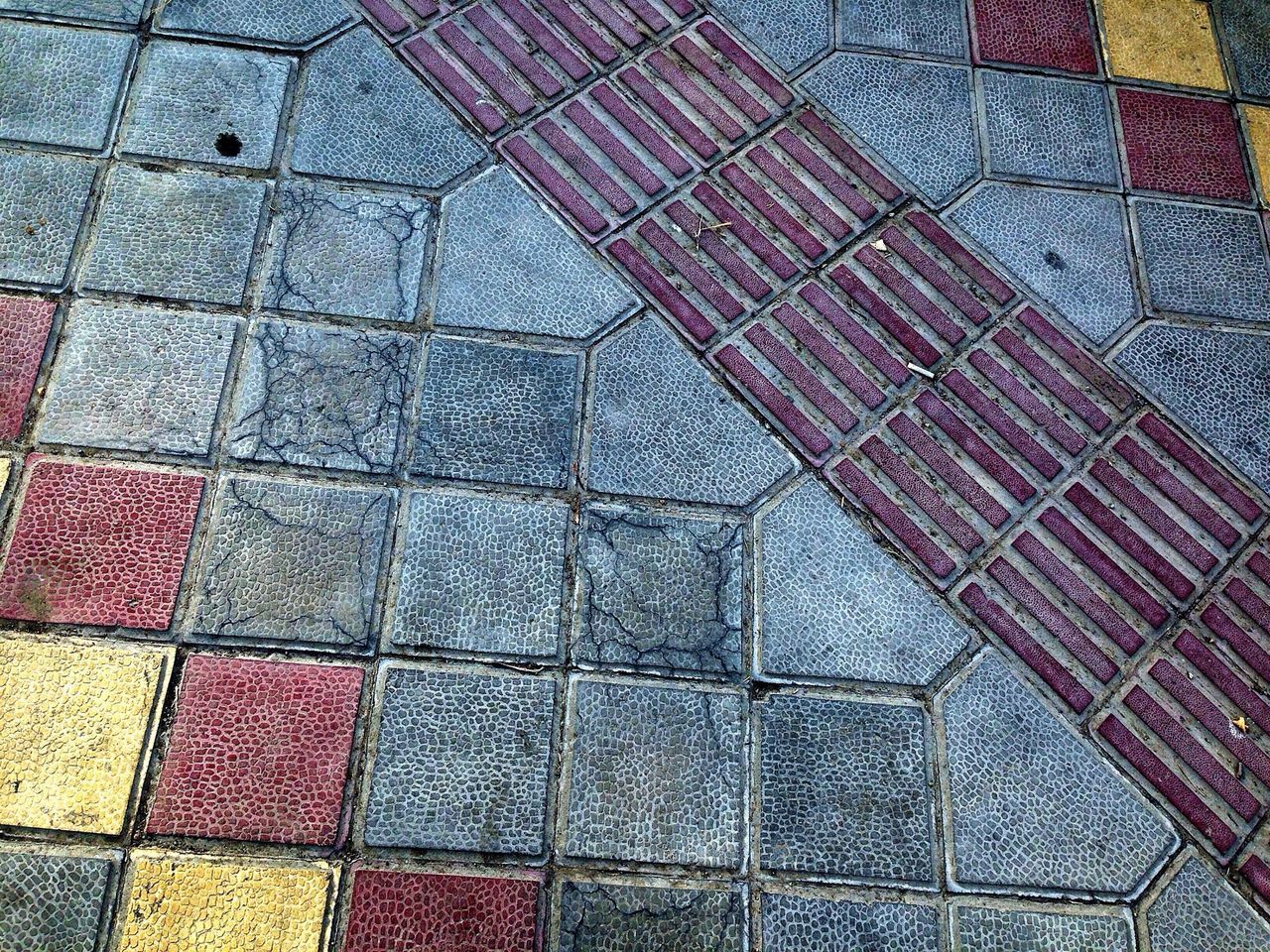 full frame, backgrounds, pattern, textured, tiled floor, high angle view, tile, cobblestone, paving stone, geometric shape, no people, close-up, design, flooring, repetition, day, street, outdoors, wall - building feature, pavement