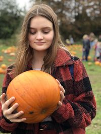 Portrait of a smiling young woman