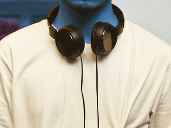 Close-up of man wearing sunglasses