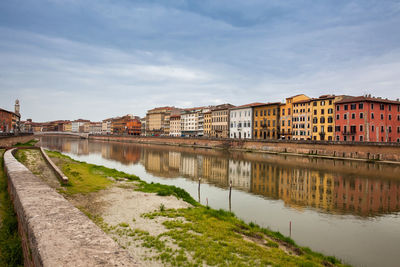 View of the arno river and pisa city