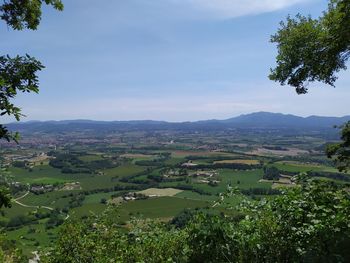 Plana de vic. scenic view of landscape against sky