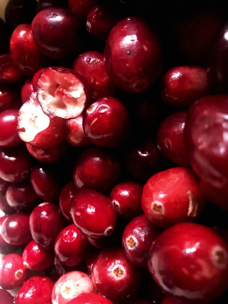 FULL FRAME SHOT OF CHERRIES