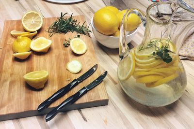 Preparation of lemon juice