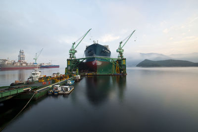 Ships in sea against sky