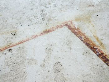 Rusty stain on concrete wall