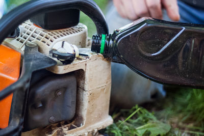 Woodman made a stop in the cutting of trees that make our oil for chainsaw