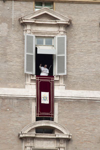 Statue of building