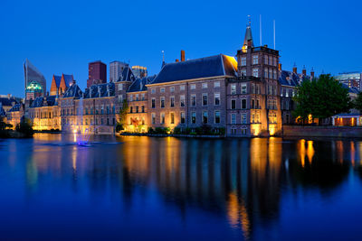 Hofvijver lake and binnenhof , the hague