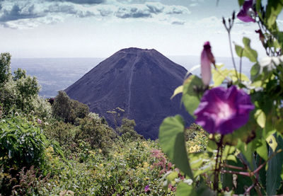 Dormant volcano in el salvador