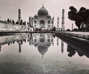 Reflection of taj mahal in lake