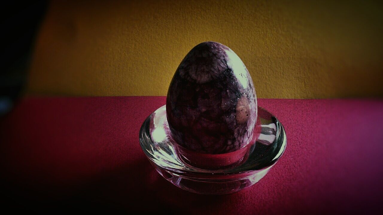 table, crystal ball, indoors, close-up, no people, freshness, astronomy, day