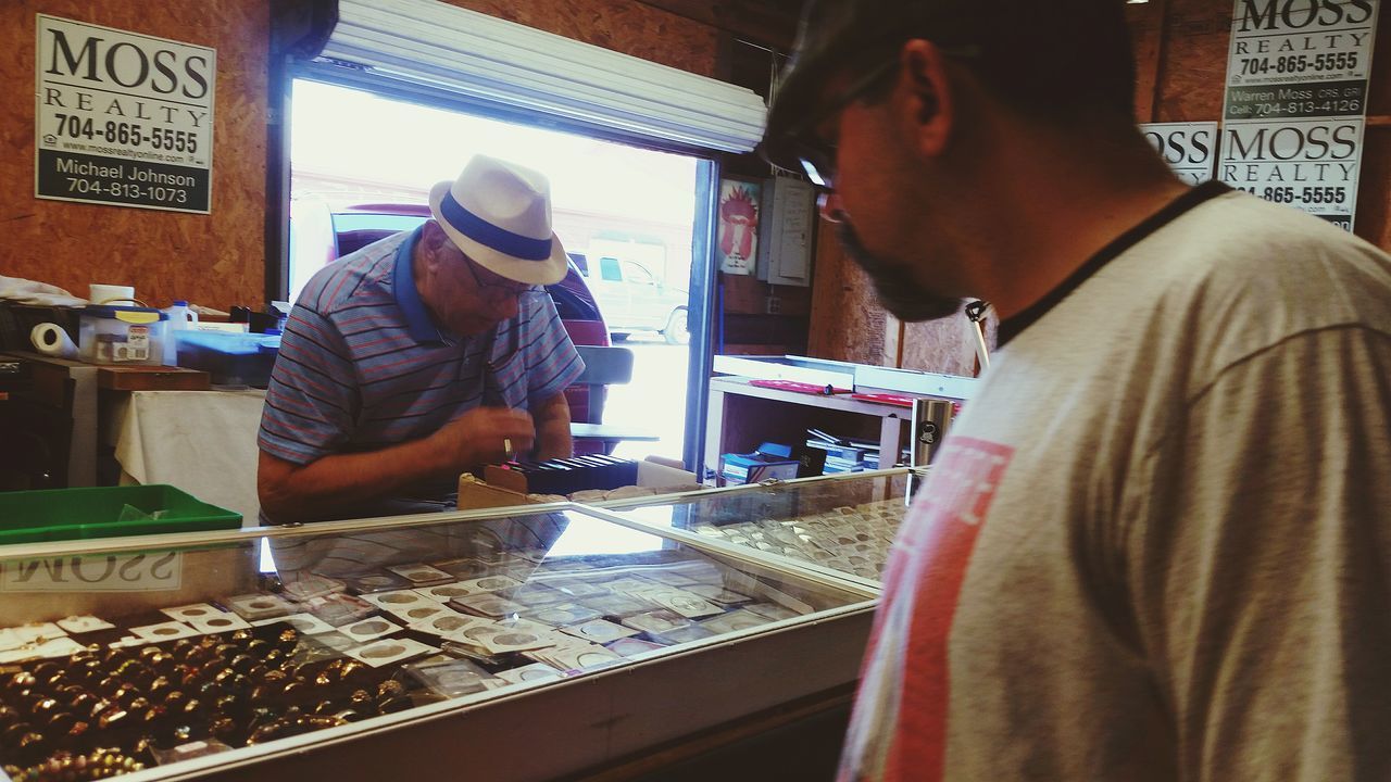 PEOPLE WORKING AT MARKET