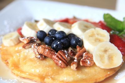 Pancakes with walnuts