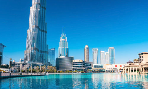 Beautiful burj khalifa skyscraper on a beautiful sunny day