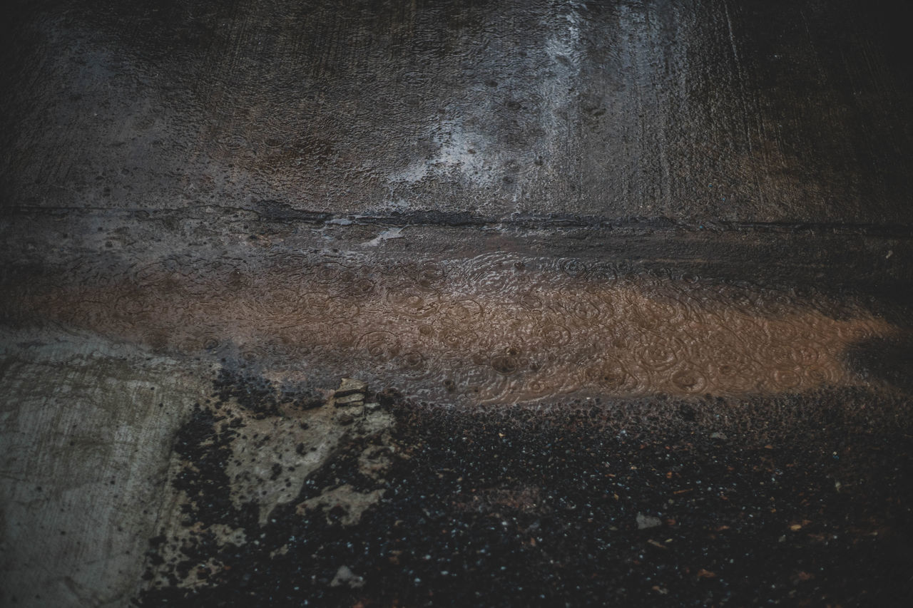 FULL FRAME SHOT OF WALL WITH MESSY WALLS