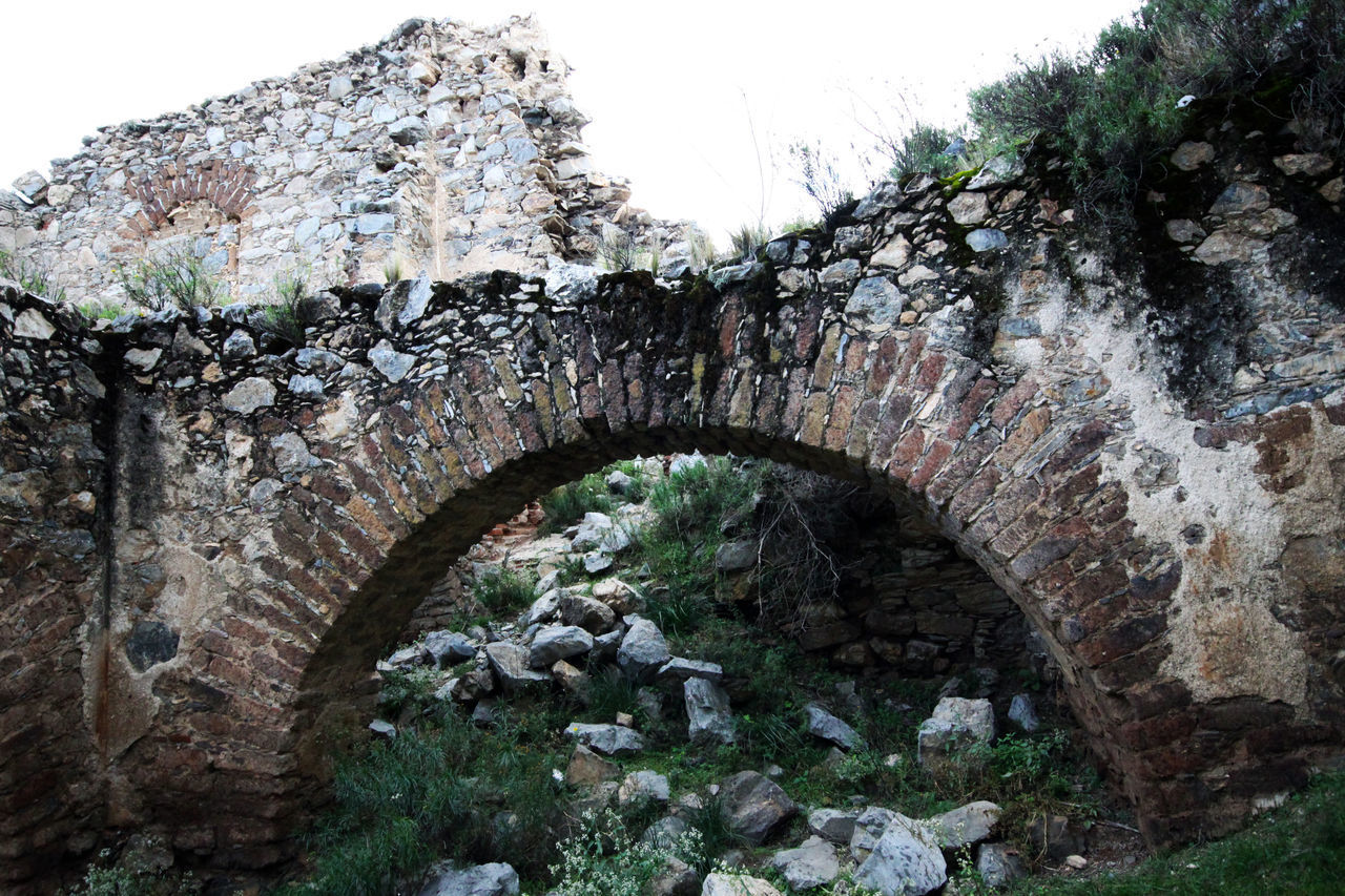 VIEW OF OLD RUINS