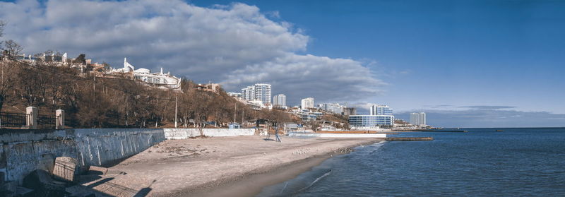 Odessa, ukraine 12.08.2019. lanzheron beach in odessa, ukraine, in the early morning