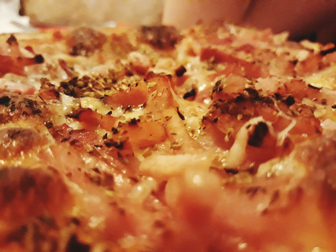 CLOSE-UP OF PIZZA ON ICE