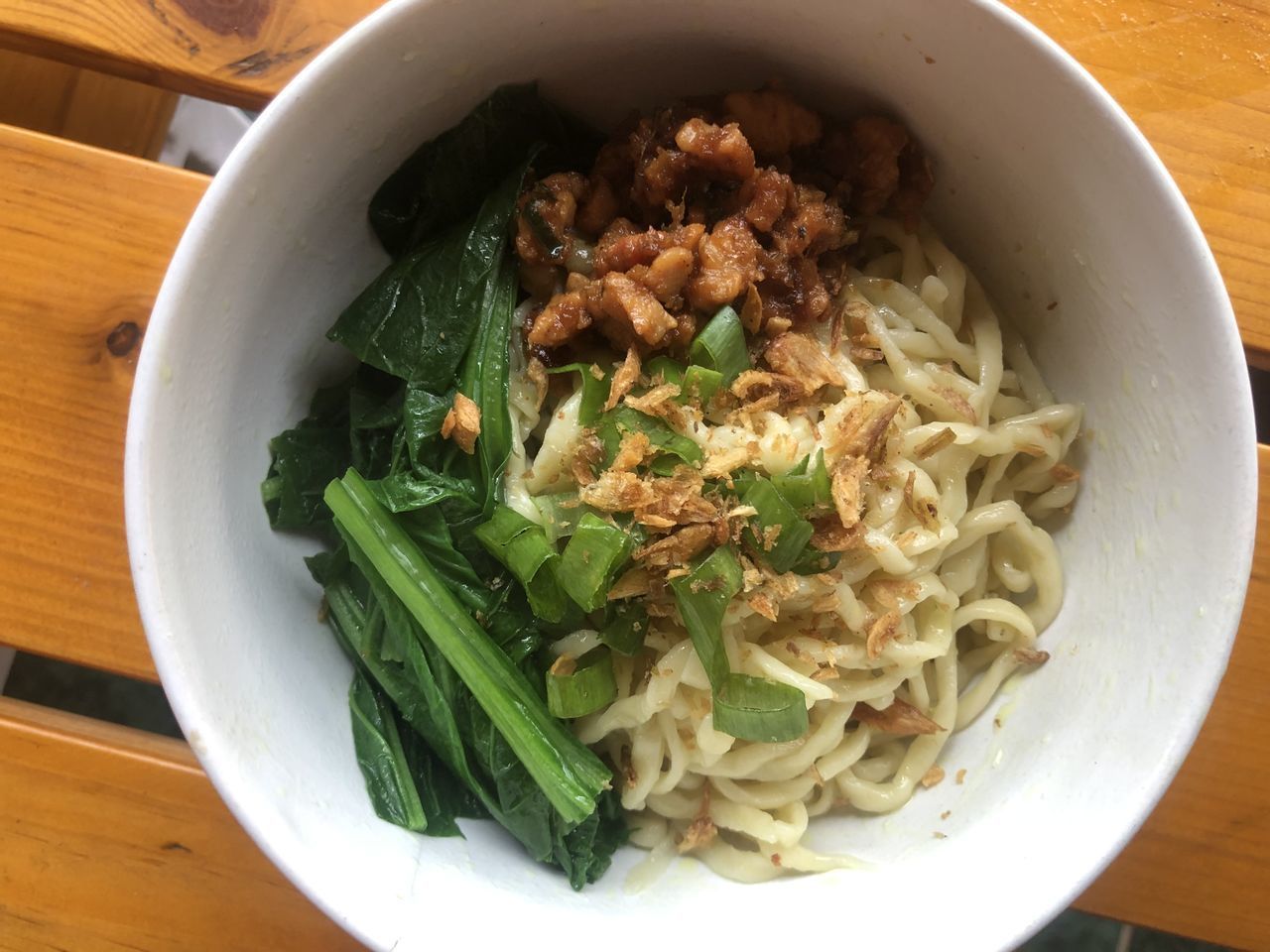 HIGH ANGLE VIEW OF FOOD SERVED IN BOWL