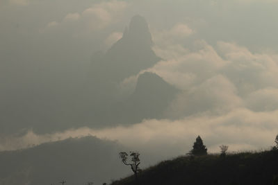 View of rangaswamy peek in kodanadu in the early morning and clouds passing. mountain 
