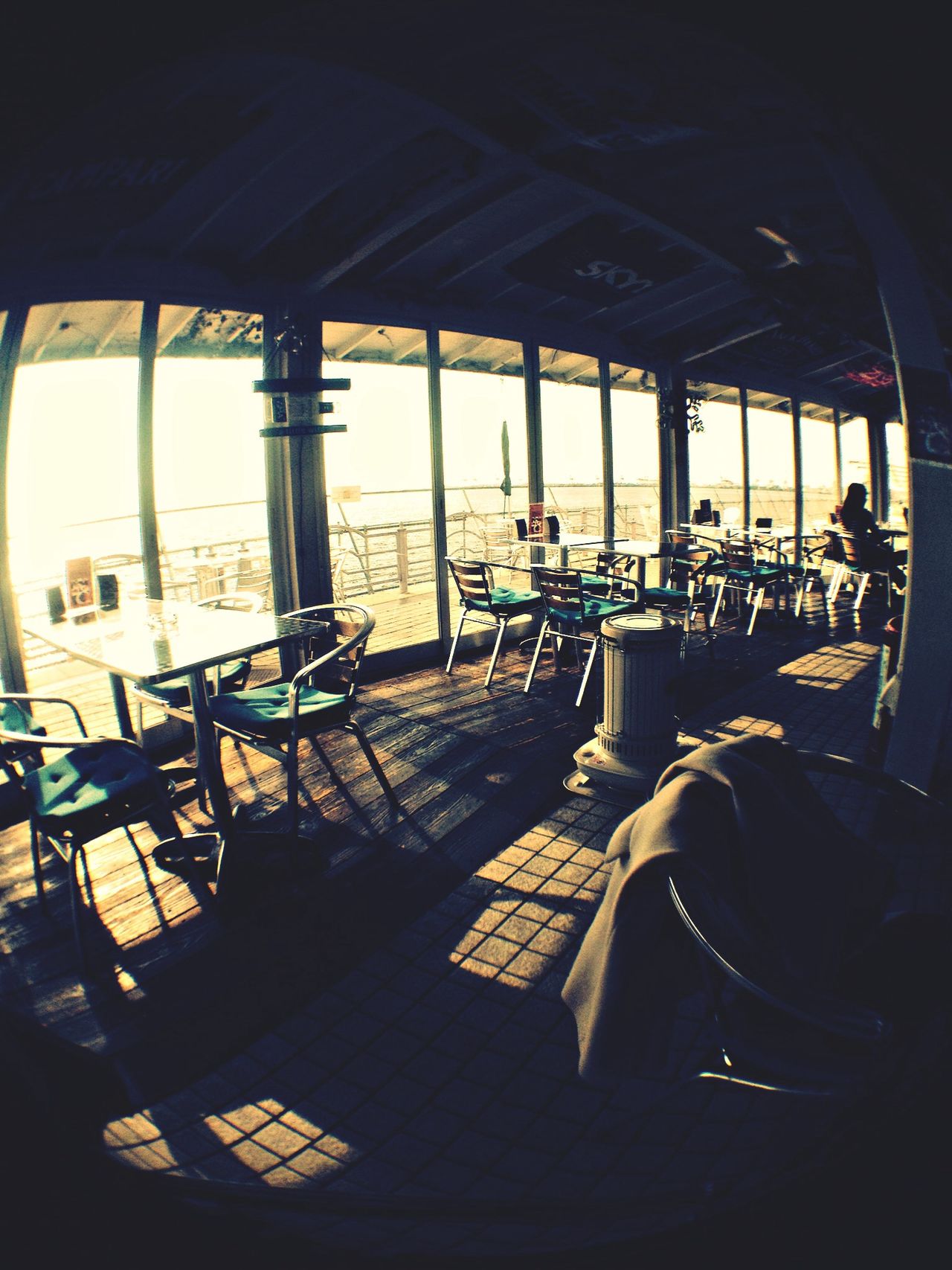 Feel dining cafe & sea