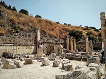 View of old ruins against sky