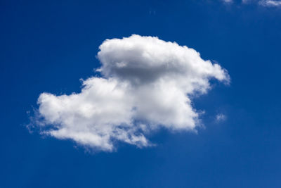 Low angle view of sky on sunny day