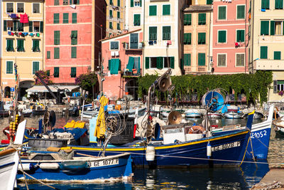 Canal along buildings in city