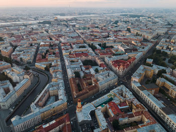 Panoramic aerial view of st petersburg. sunset sky. districts of old houses in the city center. 