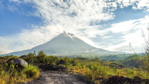 Looking merapi volcano eruption