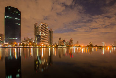 Twilight benjakiti park in bangkok, thailand