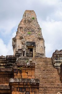 Old ruins of building against sky