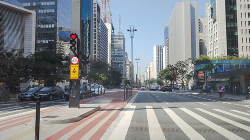 Traffic on street in paulista avenue