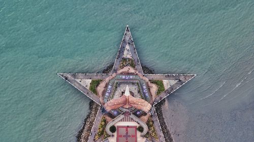 High angle view of golden gate in sea