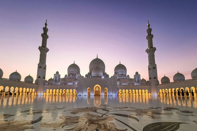 No other mosque captivated me like white mosque in abu dhabi. 