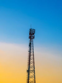 Telecommunications antenna for radio, television, telephony and sunset