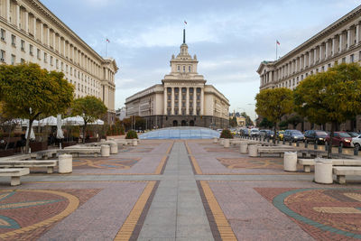 Square in front of bulgarian parliament in sofia.