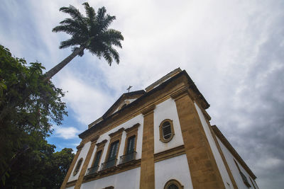 Church in the colonial town of paraty in brazil